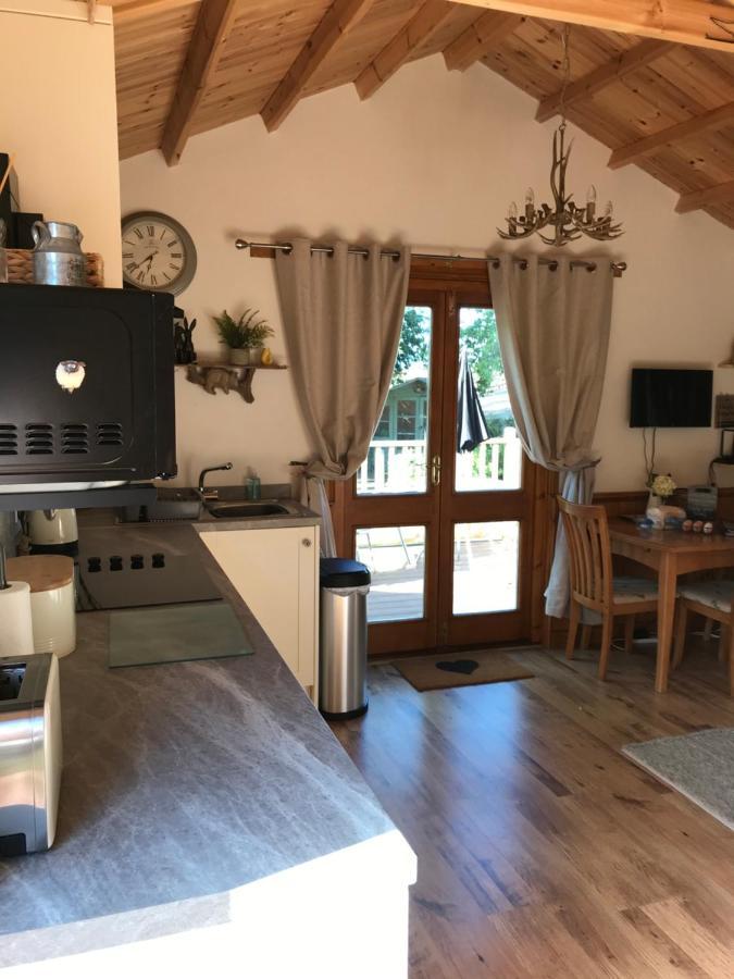 Cosy Dog Friendly Lodge With An Outdoor Bath On The Isle Of Wight Whitwell  Kültér fotó